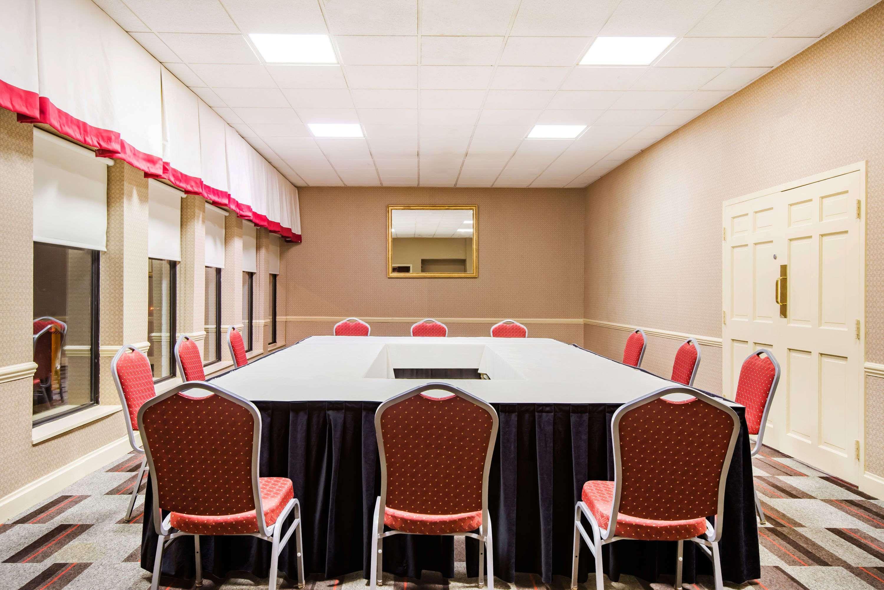 Robinson Township Wyndham Garden Inn Pittsburgh Airport מראה חיצוני תמונה