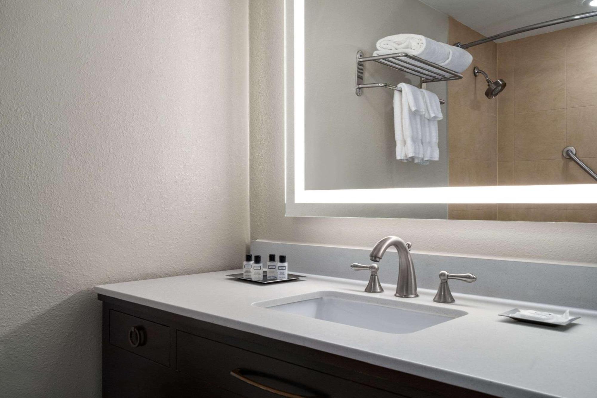 Robinson Township Wyndham Garden Inn Pittsburgh Airport מראה חיצוני תמונה